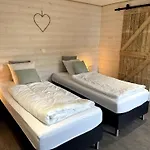 Ambiance Boisee Moustier סטומונט