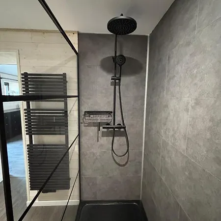 بيت للعطل Ambiance Boisee Moustier ستاومونت