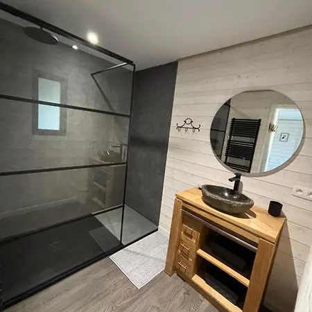 Ambiance Boisee Moustier Feriehus *