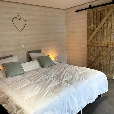 펜션 Ambiance Boisee Moustier 스타우몬트